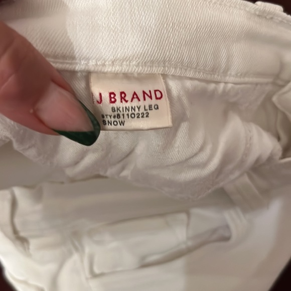 J brand Skinny white Jean - Picture 7 of 7